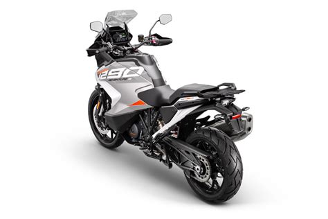 Nueva KTM 1290 Super Adventure S 2023: más viajera | Moto1Pro