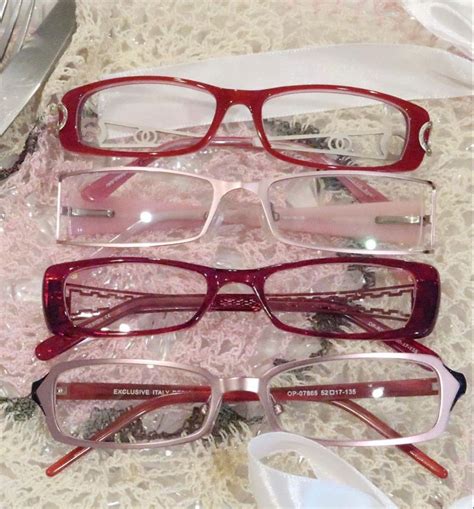 vintage red glasses em 2024 | Acessórios vintage, Melhores armações de óculos, Produtos de beleza