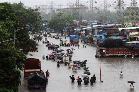 As the Monsoon and Climate Shift, India Faces Worsening Floods - Yale E360