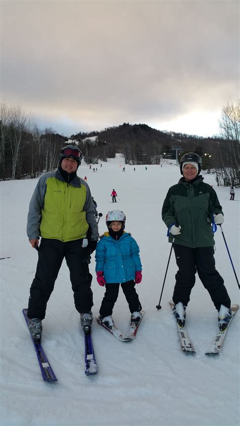 SEVEN TIPS FOR A PERFECT FAMILY SKI GETAWAY - Celebrate the Weekend