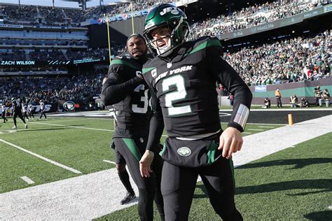 New York Jets unveil new black helmet: 'Definition of swaggy'