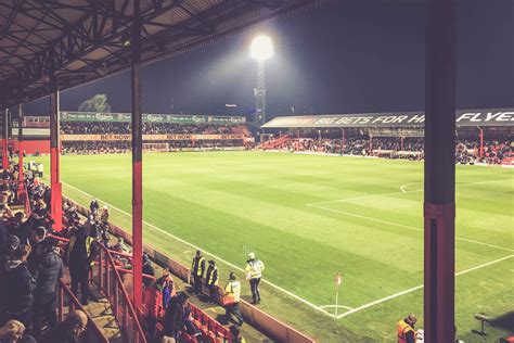 Griffin Park, Brentford - FLUTLICHTFIEBER