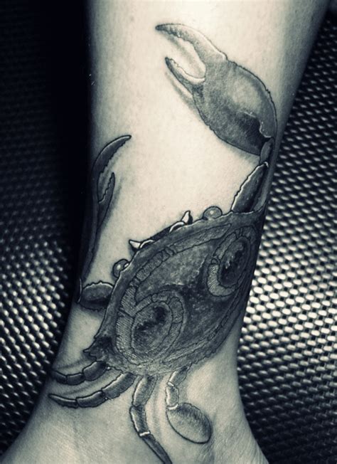 27 Cancer Zodiac Tattoo Designs With Actual Meaning