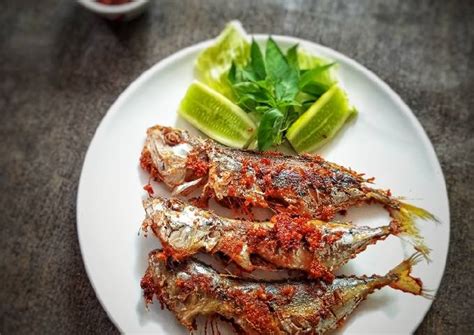 Resep Ikan kembung goreng oleh anggi pandan wuri - Cookpad