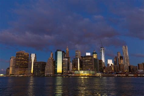Skyline di New York di notte Immagine gratis - Public Domain Pictures