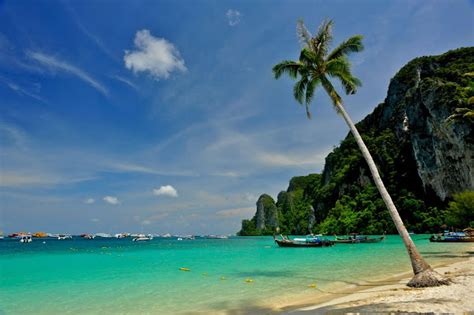 crazy little thing called blog: Ko Phi Phi "The Beach" by Speedboat