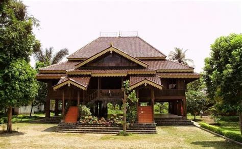 4 Rumah Adat Lampung Berikut Gambar Serta Penjelasannya - Cindri Yanto