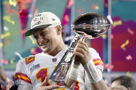 Super Bowl 2023 : Kansas City vainqueur, Mahomes MVP, le résumé en vidéo