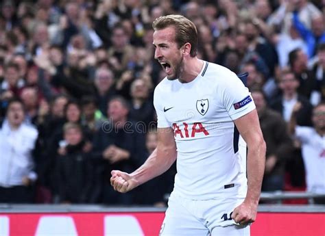 Harry Kane goal celebration. Football players pictured during the UEFA ...