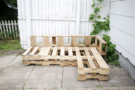 How to Make a Couch Out of Pallets | Hunker