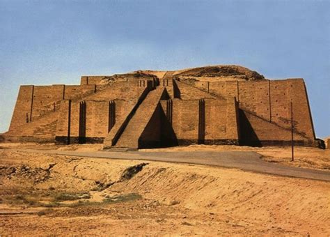 Irak: Zigurat de Ur | Me encanta Viajar | Ziggurat of ur, Ancient buildings, Landscape reference