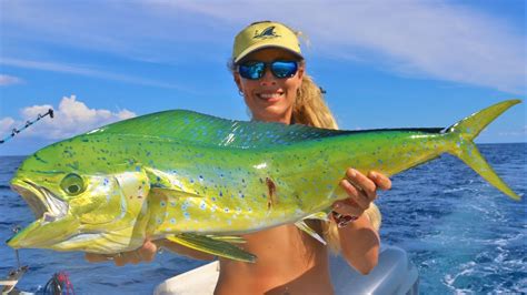 Catching the MOST BEAUTIFUL Fish in the Deep Sea! - Darcizzle Offshore