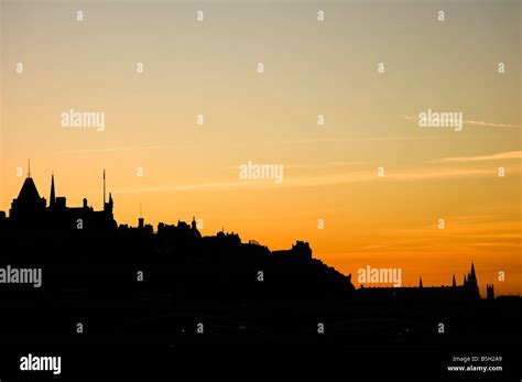 Edinburgh skyline silhouette hi-res stock photography and images - Alamy