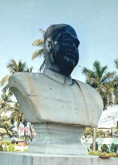 Syama Prasad Mukherjee's statue vandalised in Kolkata - Photos,Images,Gallery - 84658