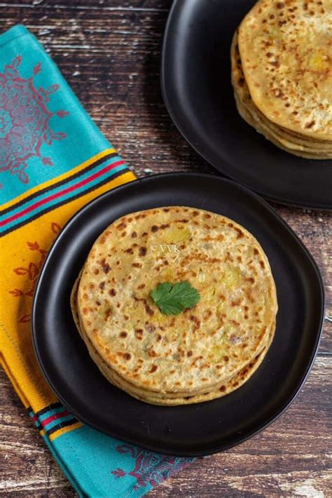 Aloo Paratha | Stuffed Aloo Paratha Recipe - Vidhya’s Vegetarian Kitchen