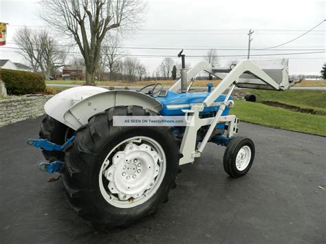 Ford 4000 Tractor & Loader - Gas