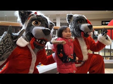 Lobo Louie and Lobo Lucy Spread Holiday Cheer! - YouTube