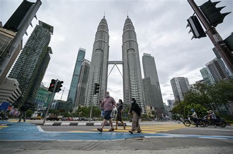 Int'l students in Malaysian unis have to learn national language