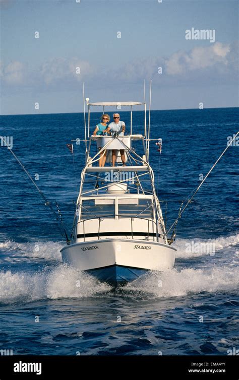 Sport fishing boat flying bridge hi-res stock photography and images - Alamy