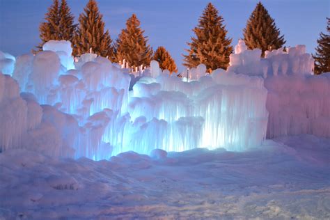 Photography – Ice Castles in Midway Utah | Sixteen Small Stones