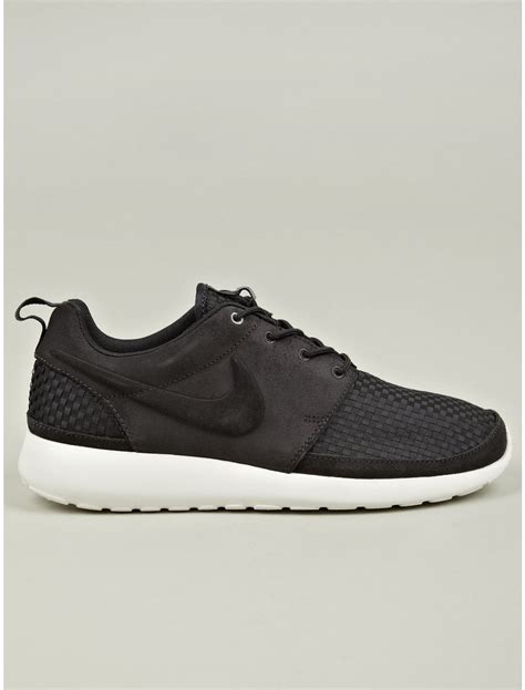 Nike Black Roshe Run Woven Sneakers in Black for Men | Lyst