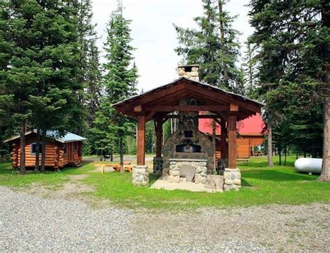 Camping at Bowron Lake - RV Sites, Becker's Lodge, Bowron Lake, BC