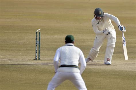 Rassie van der Dussen loses his stumps | ESPNcricinfo.com