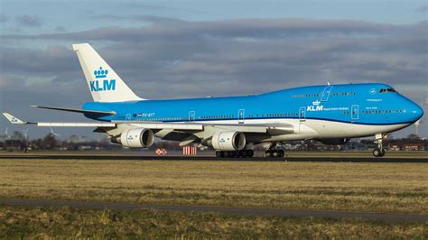 Primul Boeing 747-400 in noul livery KLM