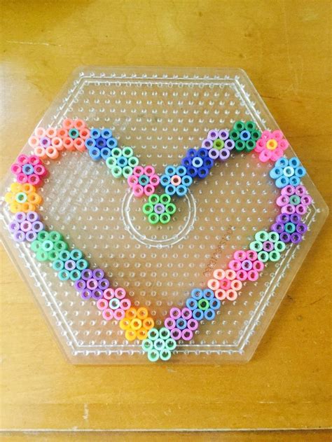 Hart van bloemen - #bloemen #hart #van | Easy perler bead patterns, Diy perler beads, Perler ...