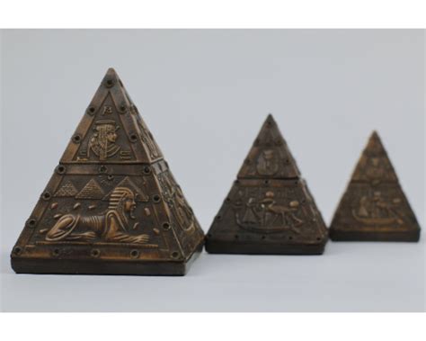 The three Ancient Egyptian pyramids - The Pyramid of Khafre and the ...