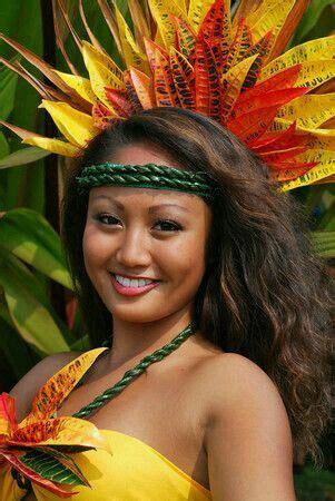 Tahiti. | Beauty around the world, Beauty, 3 people costumes