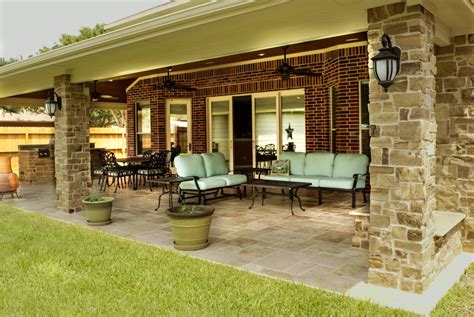 Outdoor Living Room in Katy - TCP Custom Outdoor Living