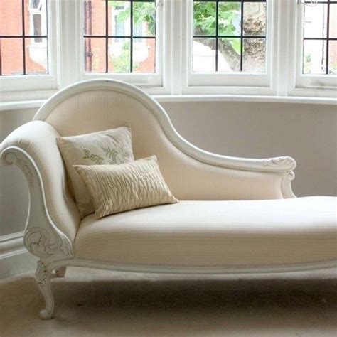 Elegant Chaise Lounges Ideas For Home 31 | Chaise lounge bedroom, Master bedroom sitting area ...