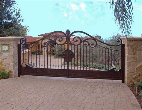 17 Best images about Estate Gate Ideas on Pinterest | Iron gates ...