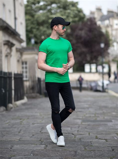 Pop Of Colour With A Striking Green T Shirt Outfit - Your Average Guy