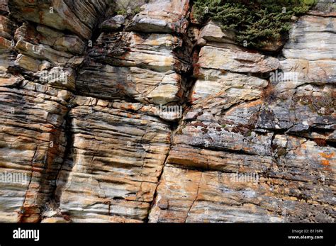 Natural rock wall Stock Photo - Alamy