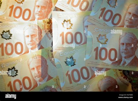 100 dollar bill back hi-res stock photography and images - Alamy