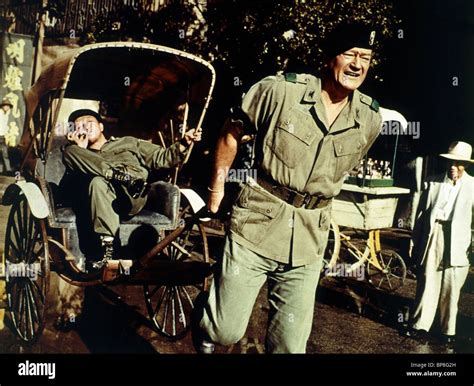 JOHN WAYNE THE GREEN BERETS (1968 Stock Photo: 30921033 - Alamy