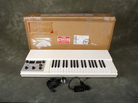 Mellotron M4000D Mini Box & PSU - 2nd Hand | Rich Tone Music