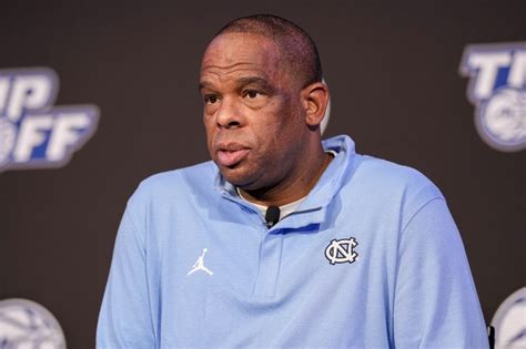 North Carolina signs coach Hubert Davis to 6-year deal