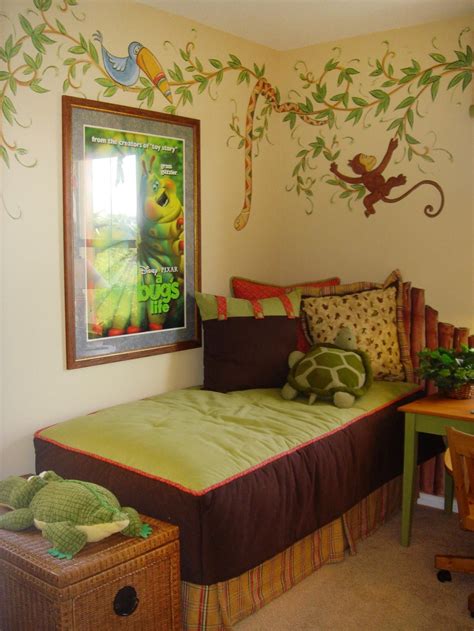 Jungle-Themed Kids Room With Hand-Painted Mural | Kinderzimmer design, Kinder zimmer, Zimmer