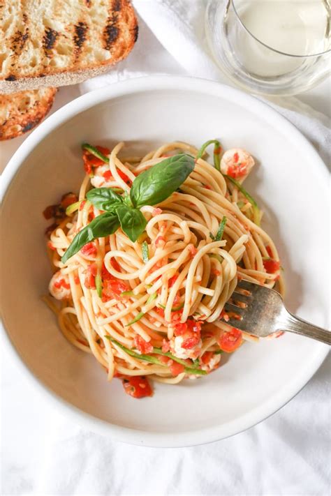 Spaghetti with Zucchini, Fresh Cherry Tomato Sauce, and Mozzarella- Domesticate ME!