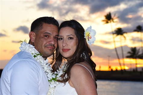 Hawaii Family Photos: Sunset Wedding Photos