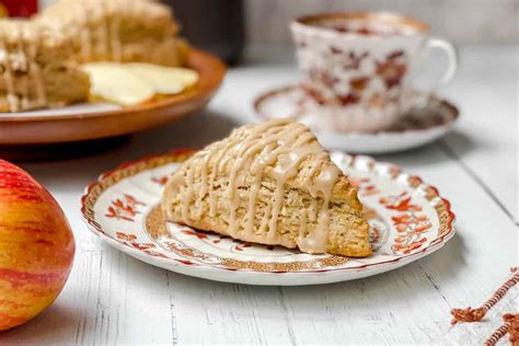 Apple Cinnamon Scones Recipe - 31 Daily