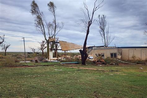 Australia buffeted by record winds as cyclone hits northwest | Weather ...