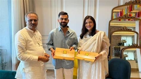 Anushka, Virat's new picture appears online as they receive Ram Mandir ...