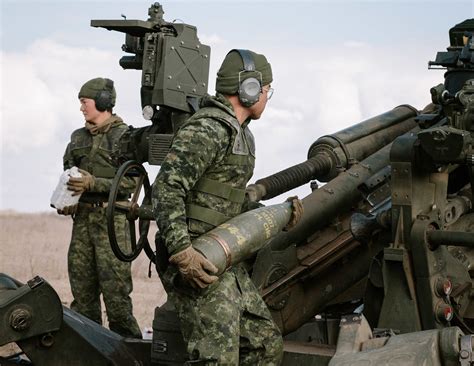 Canadian Armed Forces on Twitter: "#CAF members from 1st Regiment ...