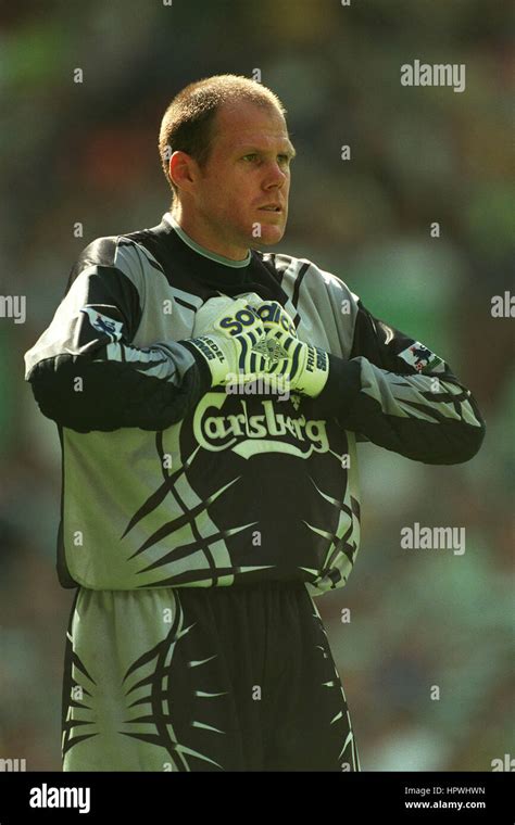 BRAD FRIEDEL LIVERPOOL & USA 10 August 1998 Stock Photo - Alamy