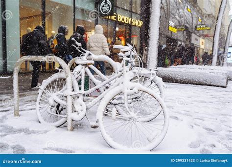 Snowfall in City Vienna Austria Editorial Stock Photo - Image of cold ...