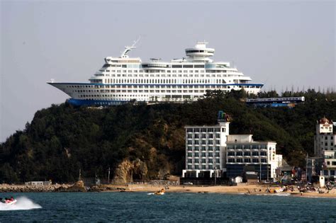 File:Korea-Gangneung-Jeongdongjin-Sun Cruise Hotel-01.jpg - Wikimedia ...